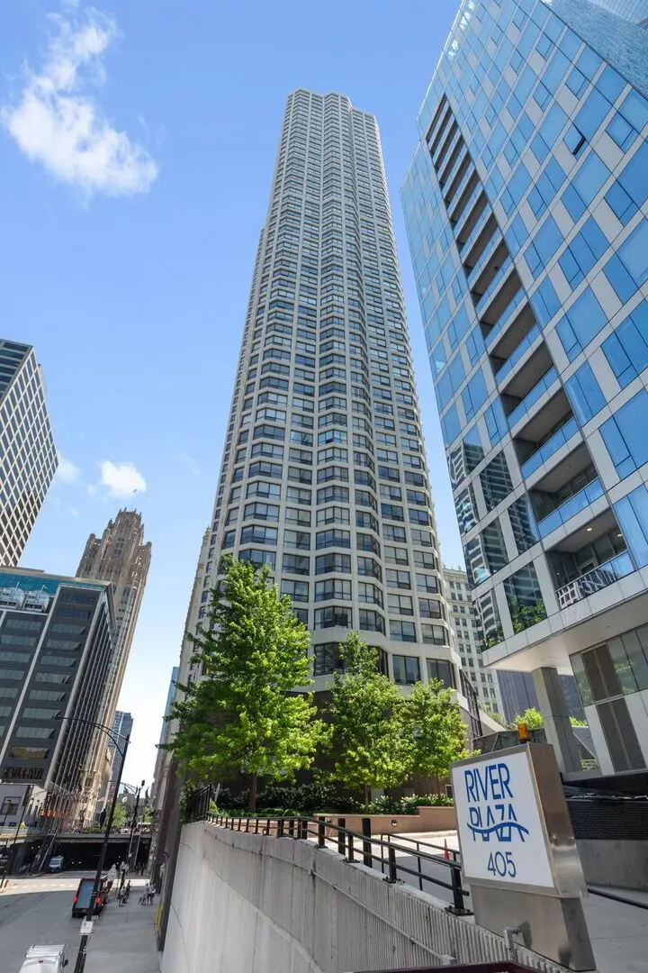 405 N WABASH Avenue
