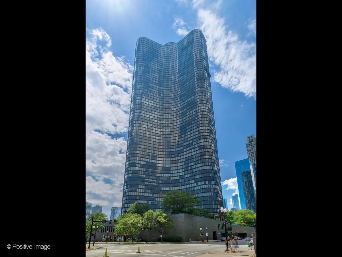 505 N LAKE SHORE Drive