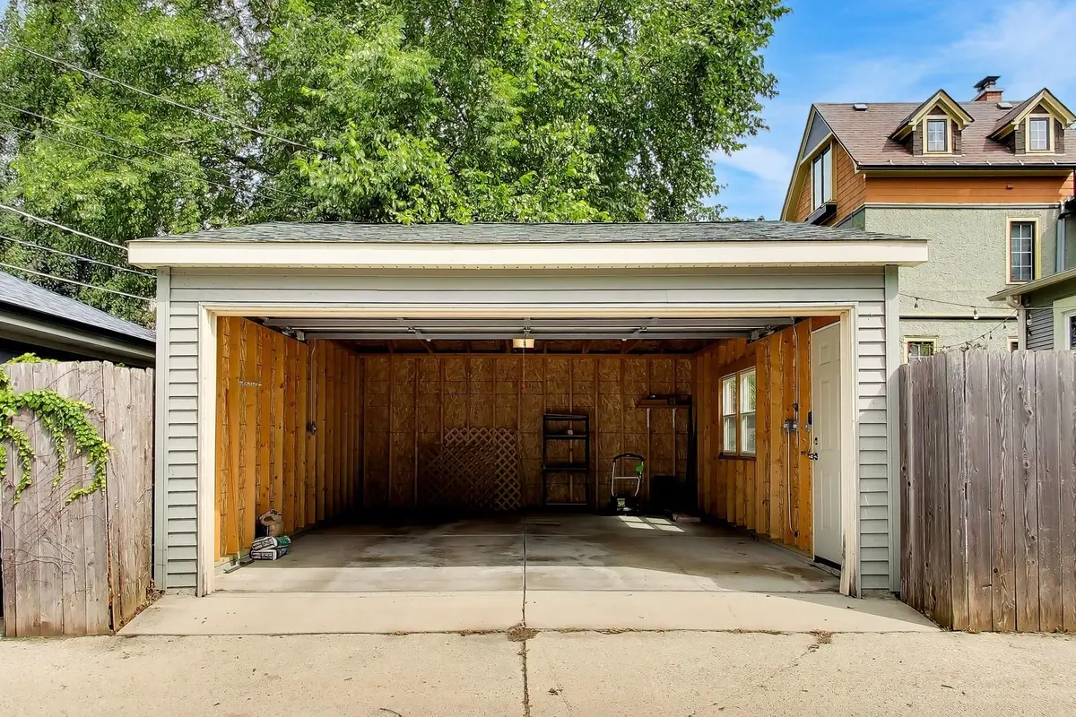 7120 N Ashland Boulevard