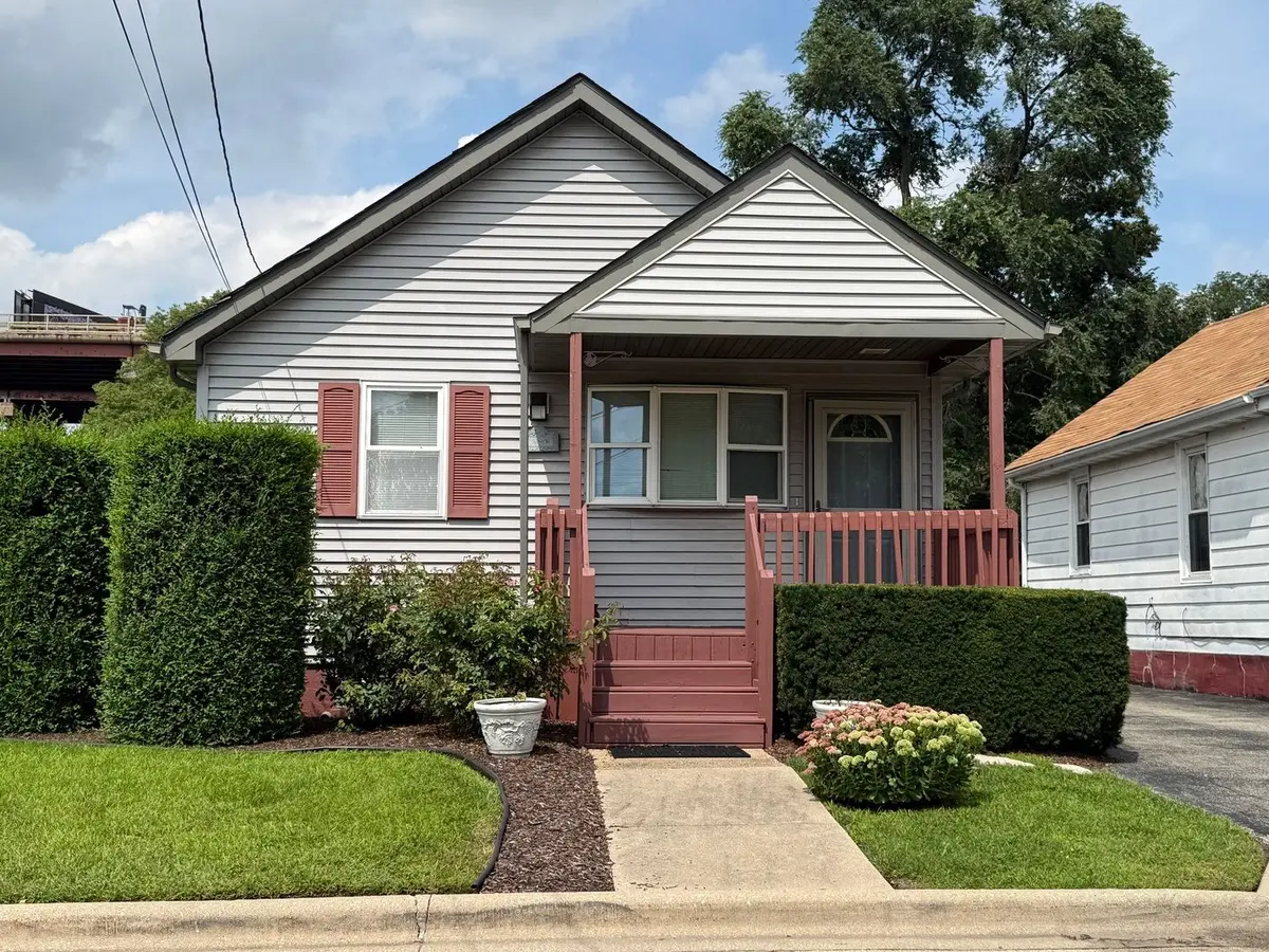 225 Davis Street