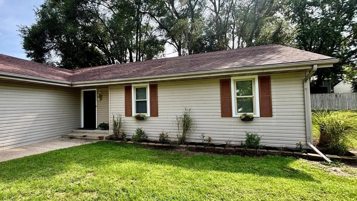 7733 Edwin Lane