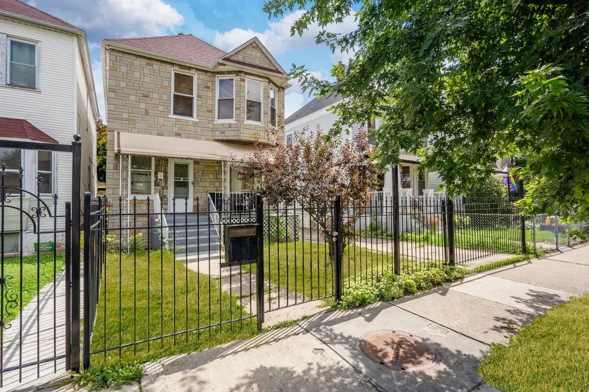 2747 N Saint Louis Avenue