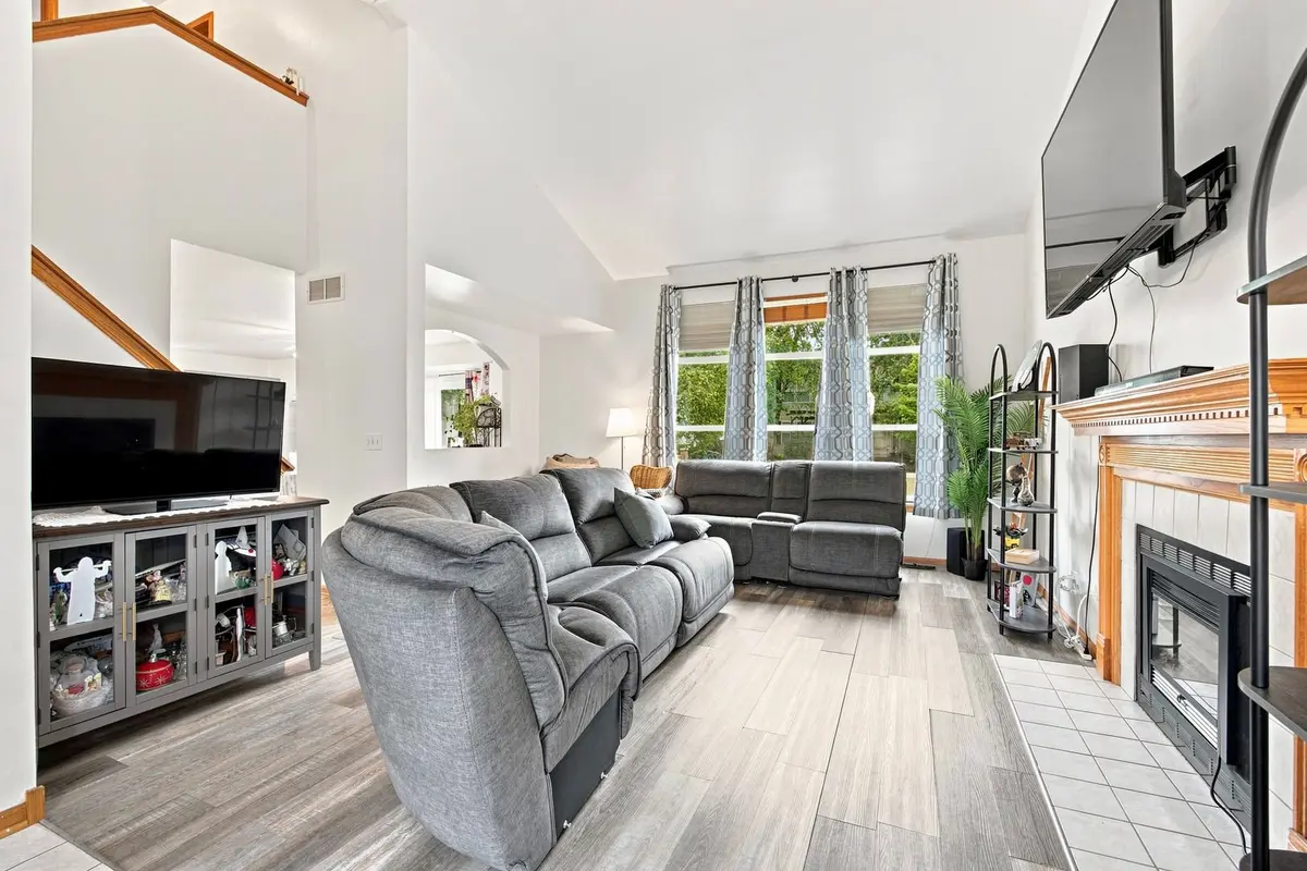 5712 ARBOR FALLS Court