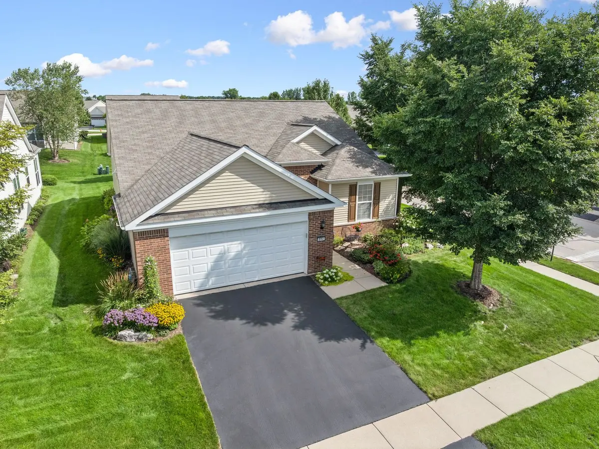 2751 Beacon Point Circle