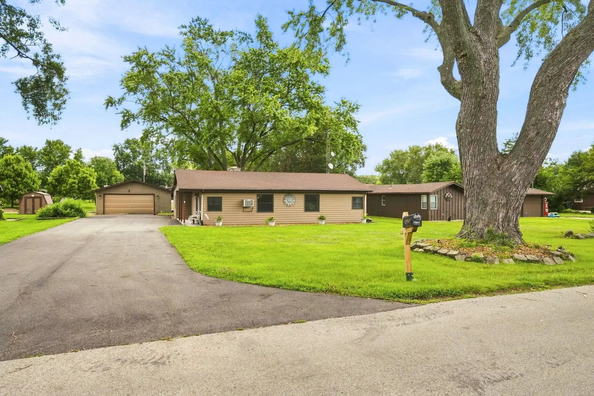 8726 E Mallard Lane