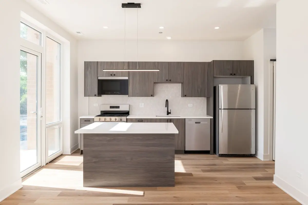 224 S Ashland Avenue
