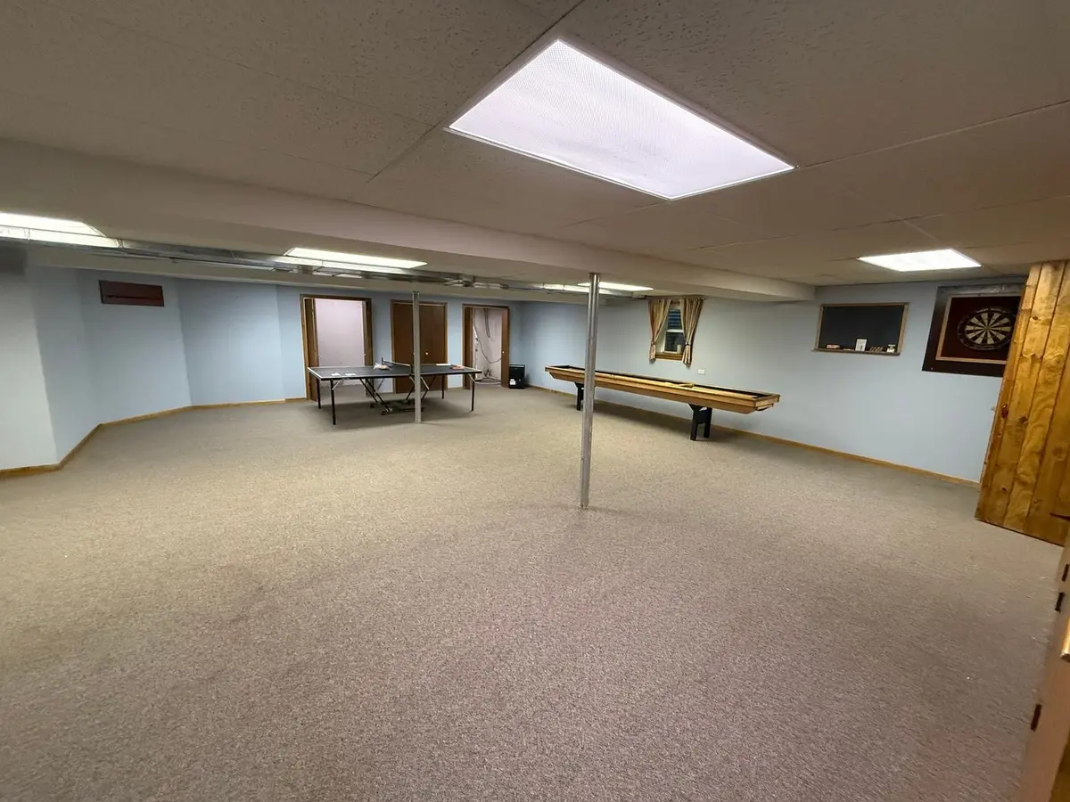 3940 Gloucester Drive