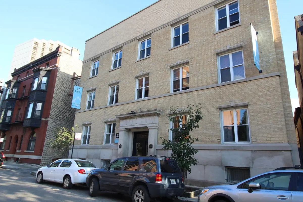 617 W Drummond Place