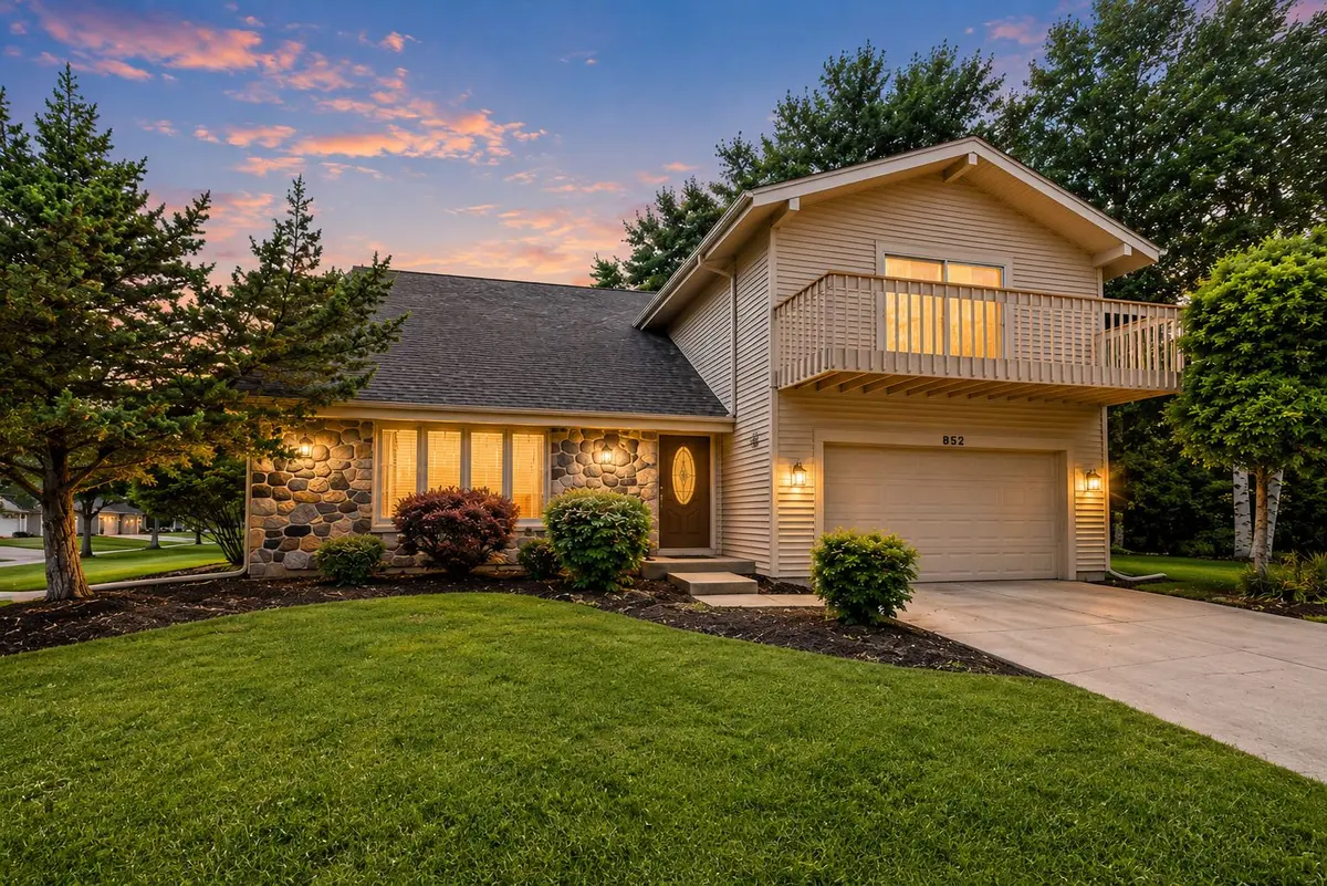 852 Woodmar Drive