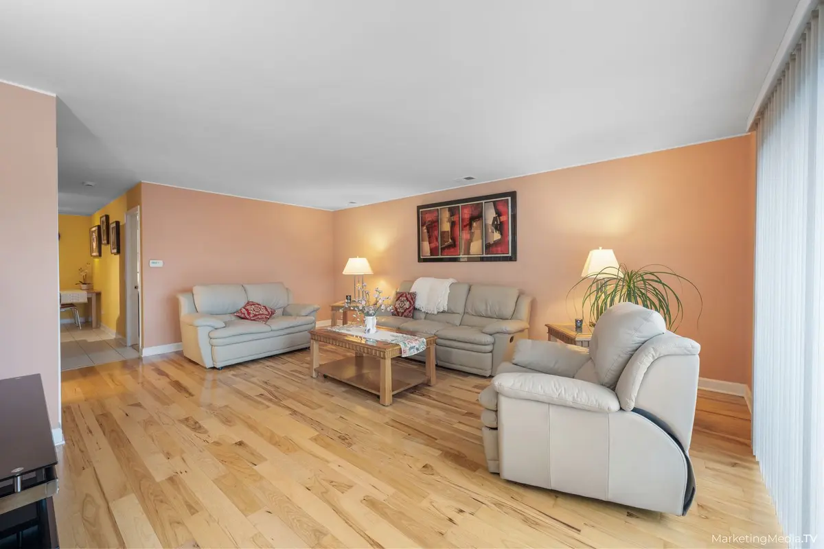 9818 BIANCO Terrace