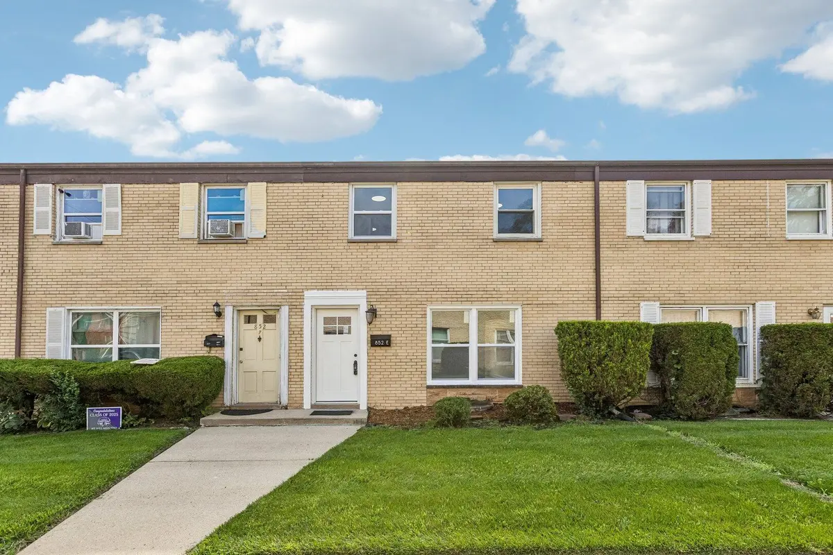 852 Colonial Drive