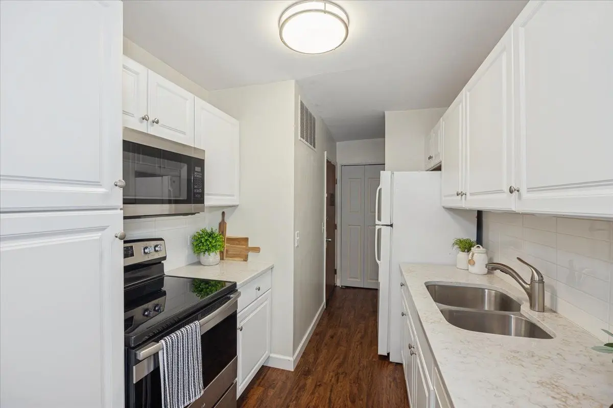 1607 Maple Terrace