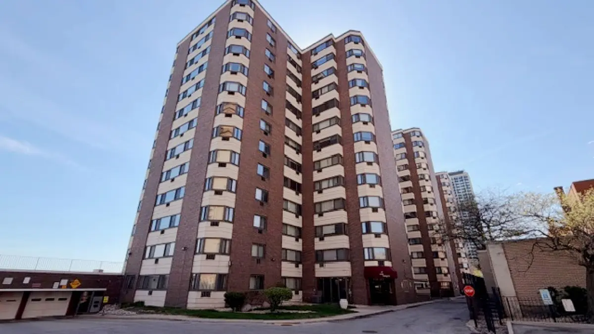 7337 S South Shore Drive