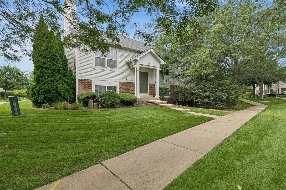 271 Holiday Lane