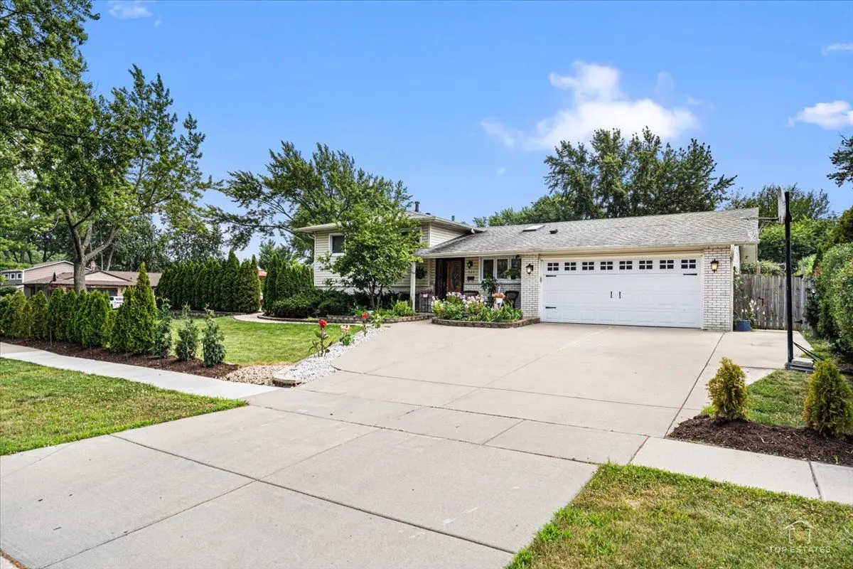 321 Hickory Lane