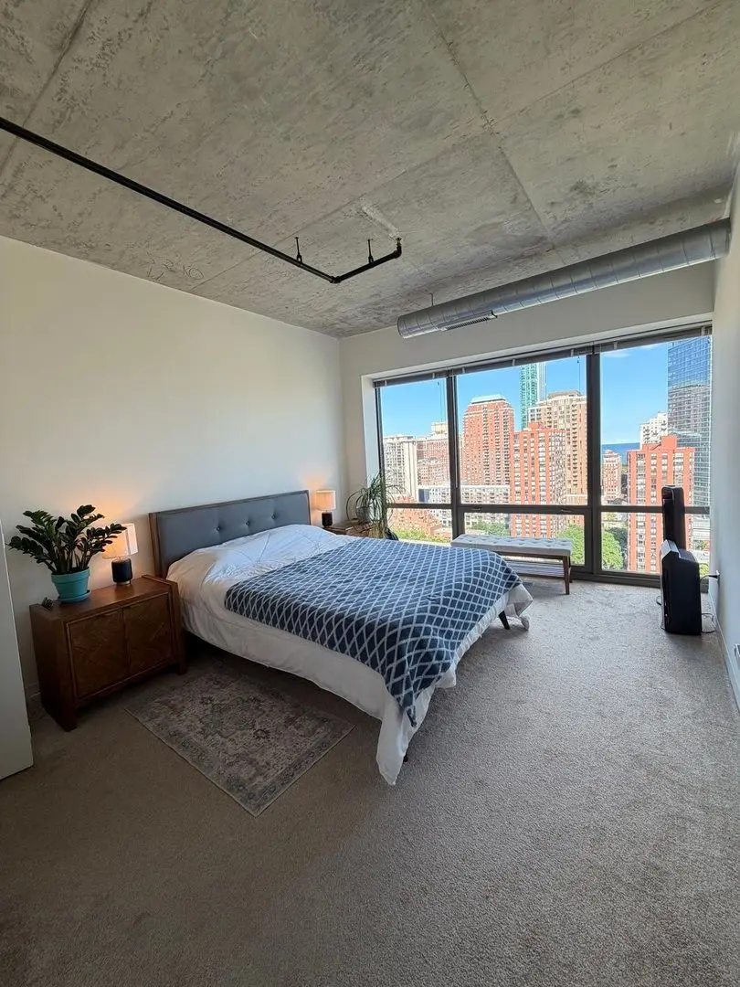 900 S Clark Street