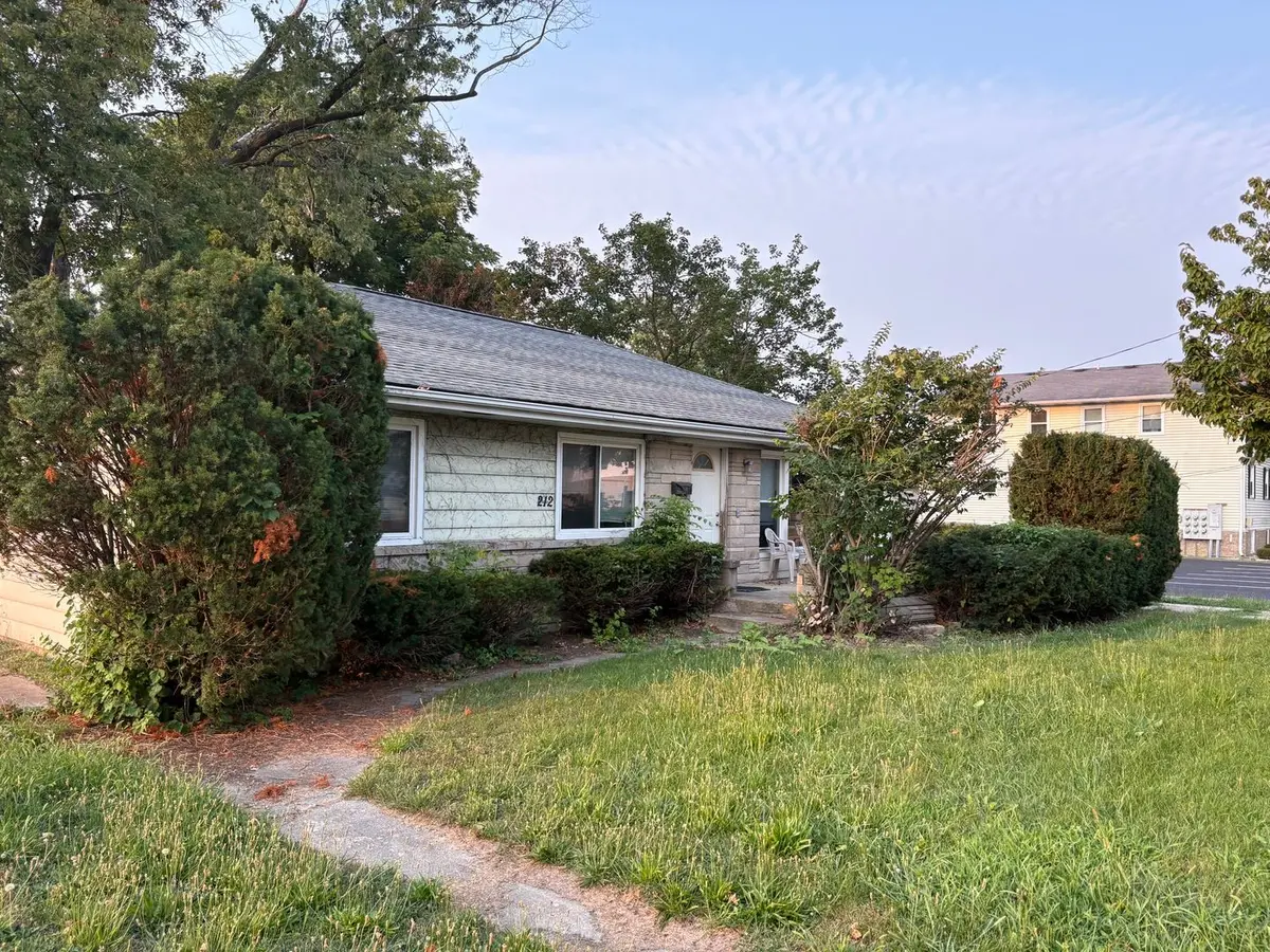 212 W Locust Street