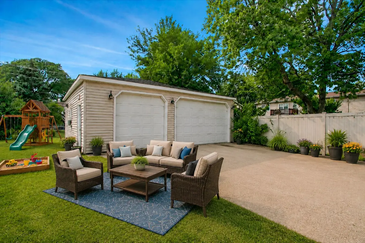 1402 S Robert Drive