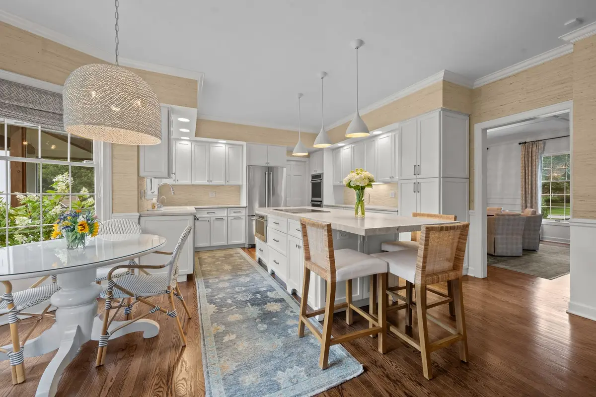 130 W Blackthorn Lane
