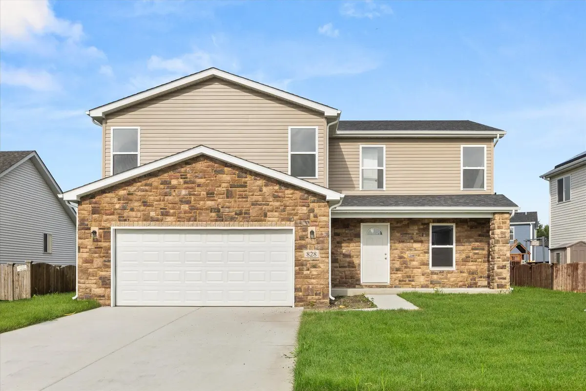 828 Blackhawk Drive