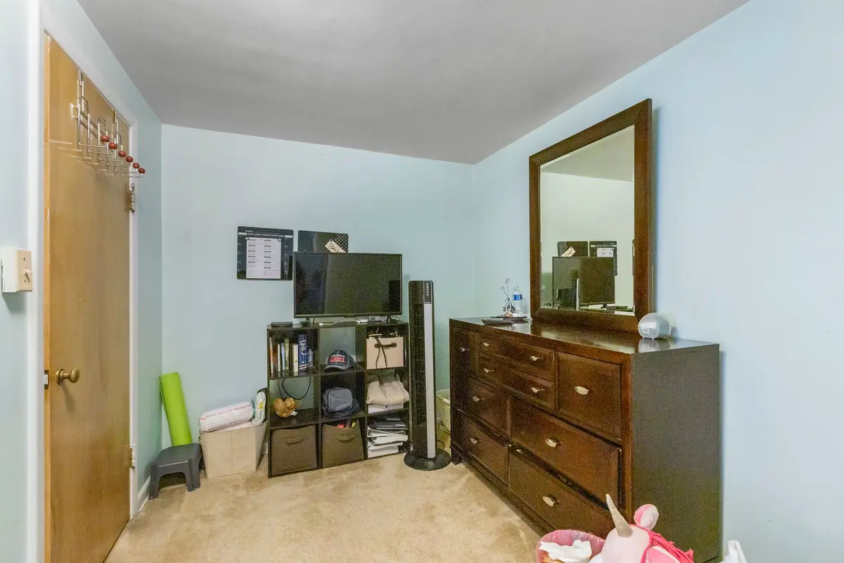 1801 W Carriage Court