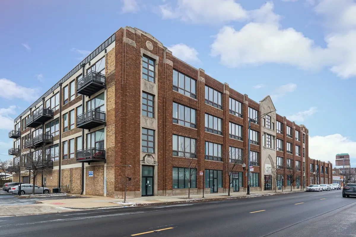 4131 W Belmont Avenue