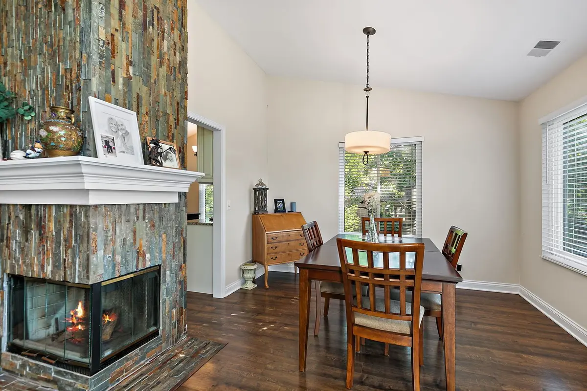 867 Longmeadow Court