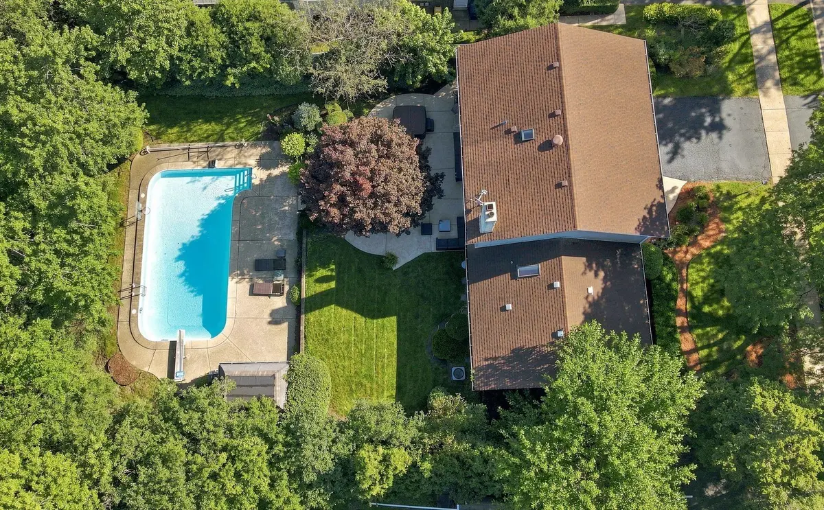 1727 Ellendale Drive