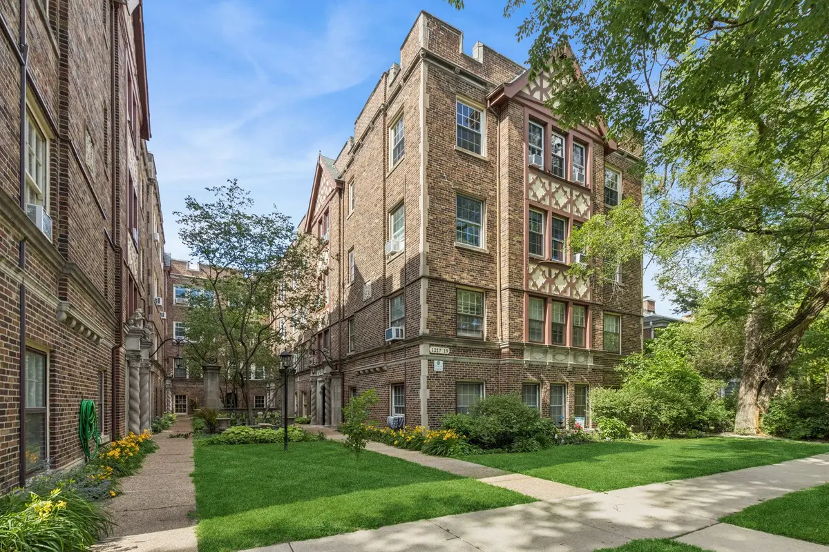 1219 Hull Terrace