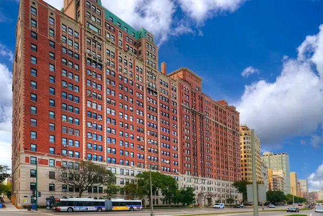 3240 N Lake Shore Drive