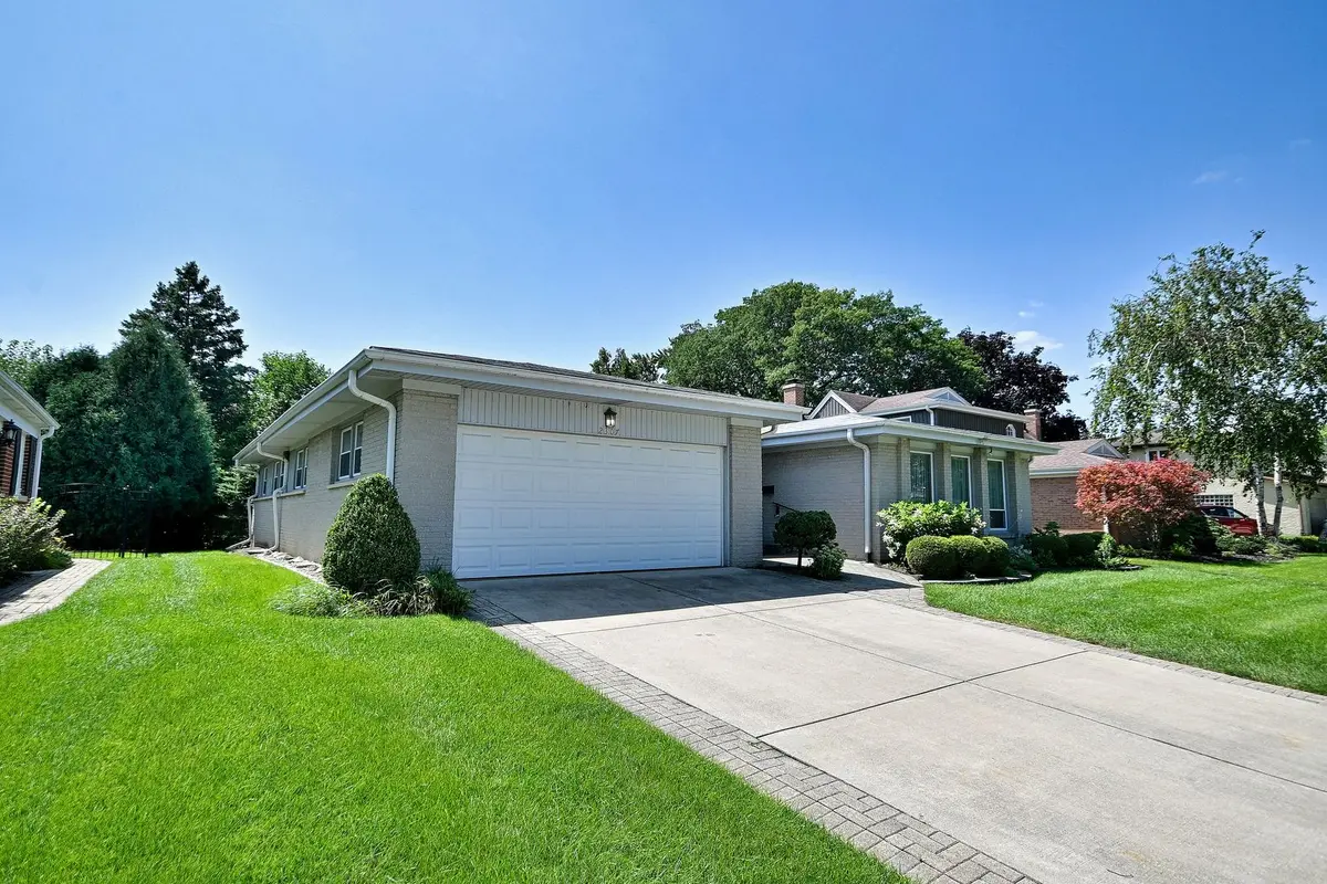 2307 E Sherwood Road