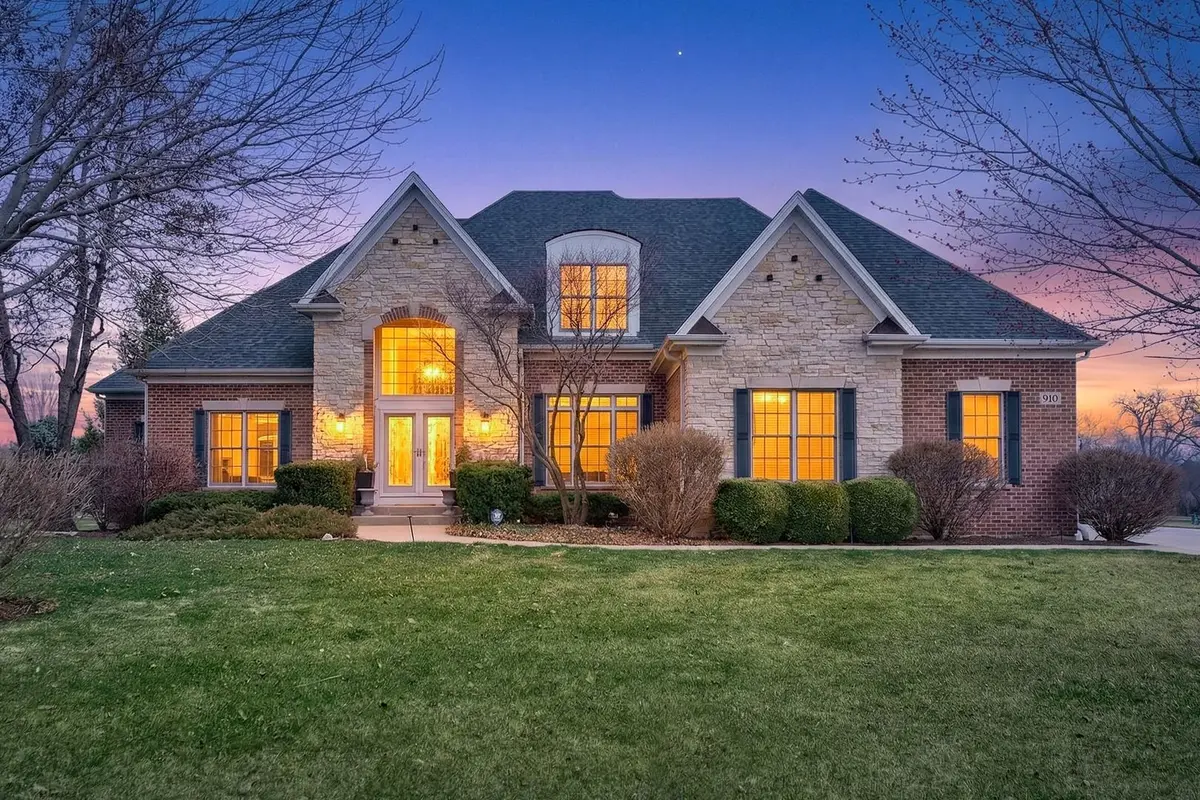 910 Freedom Circle