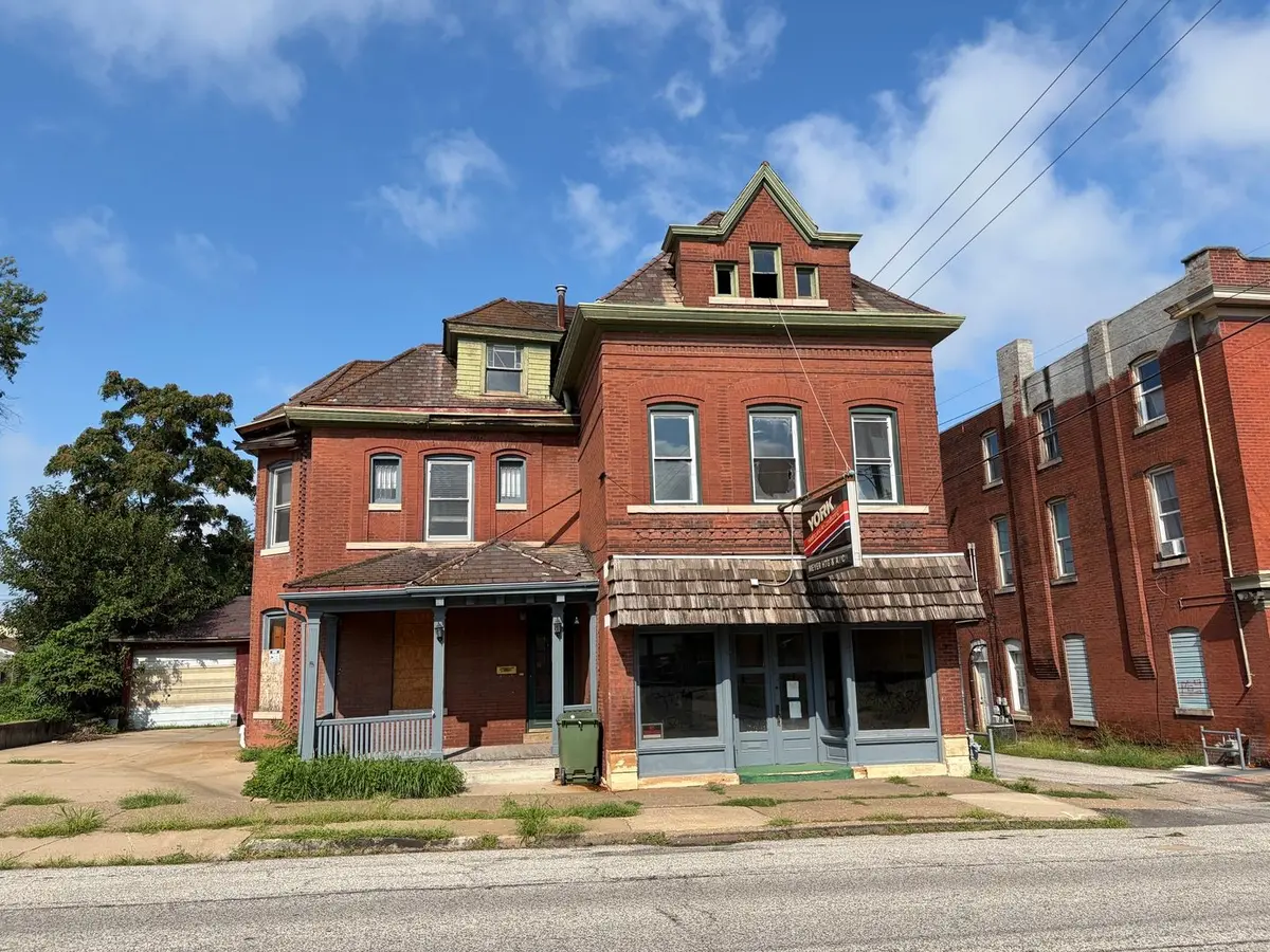 922 S 8th Street