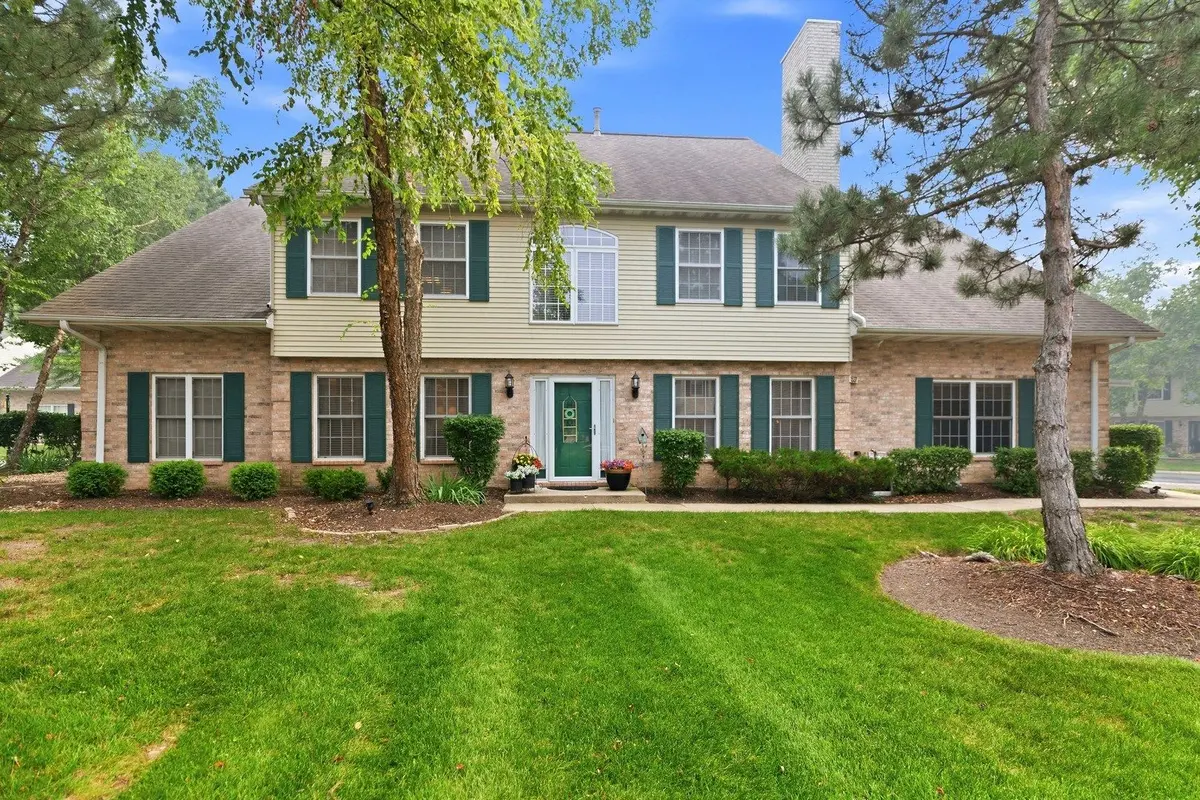 1537 LAUREL OAKS Drive