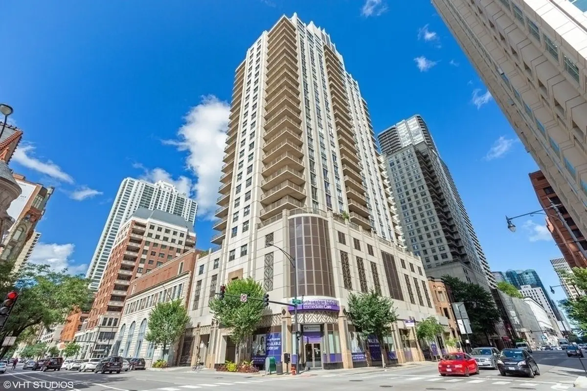 635 N Dearborn Street