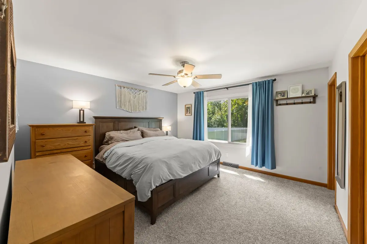 43W753 Oakleaf Drive
