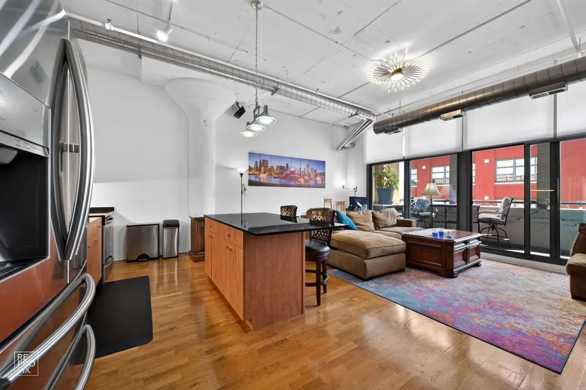 565 W Quincy Street