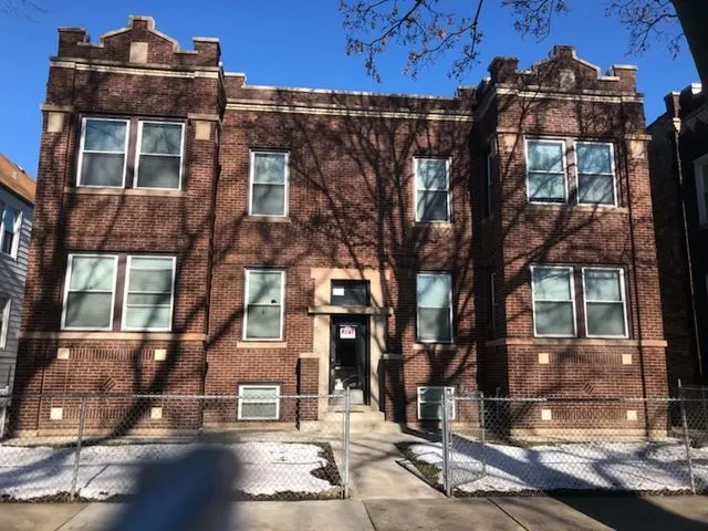 3340 W Berteau Avenue