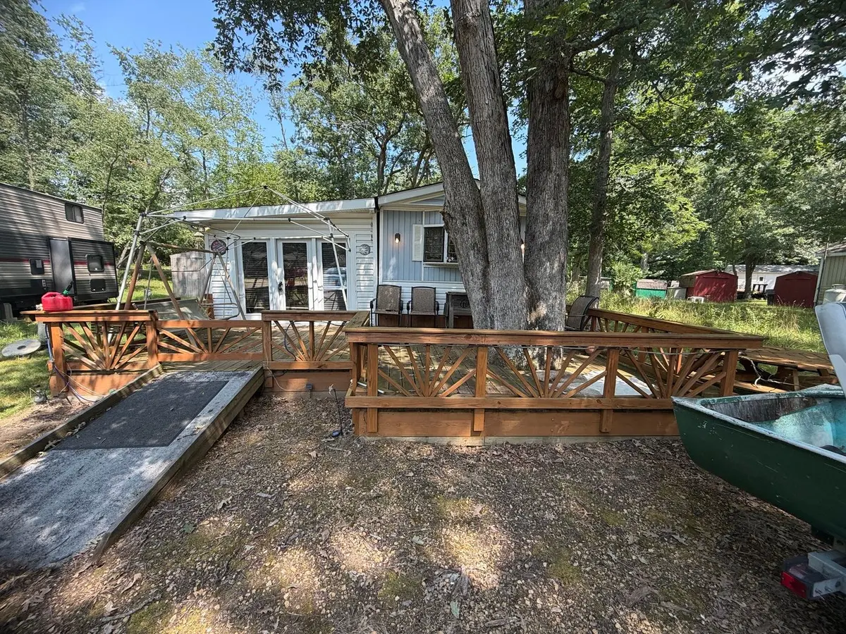 2-24 Woodhaven Lakes