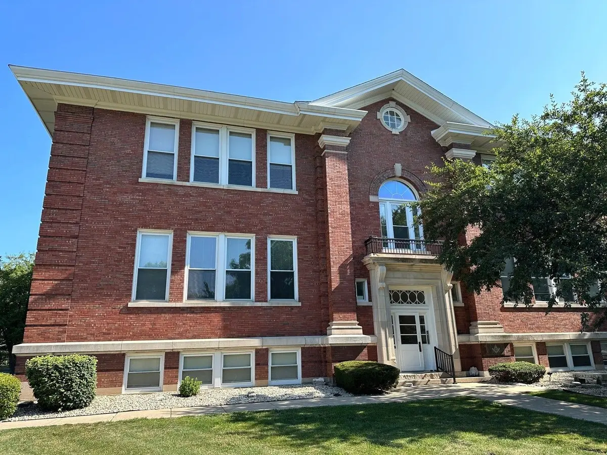 730 N Seminary Avenue