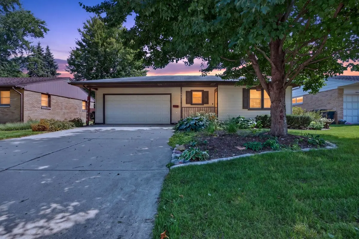 1204 Searle Drive