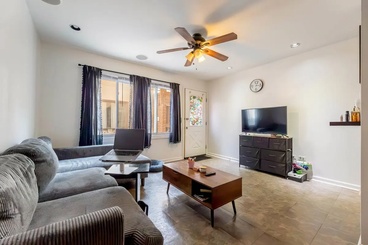 4038 Fitzjames Walk