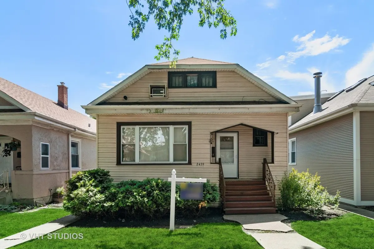 2439 W Byron Street