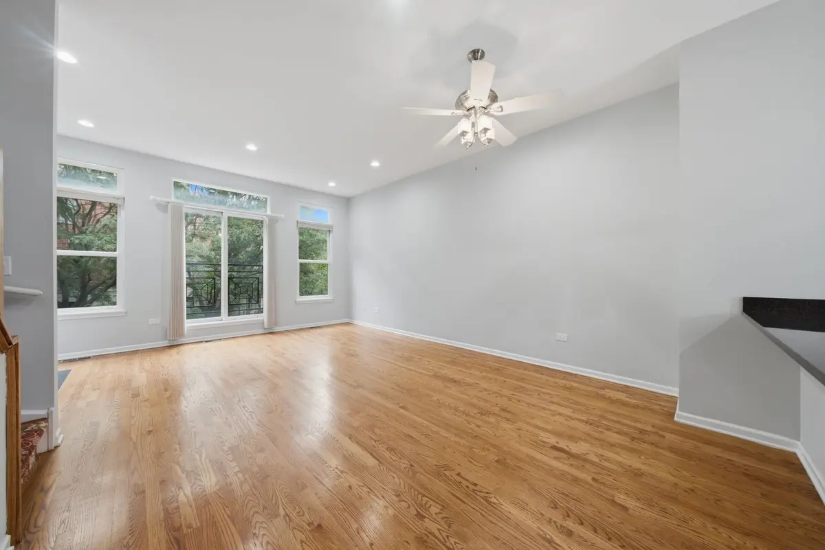 935 W College Parkway