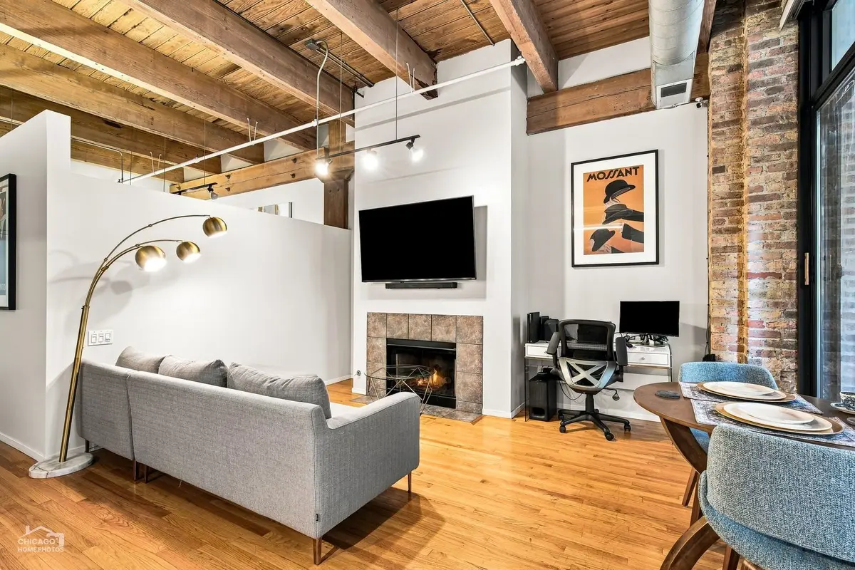 375 W Erie Street