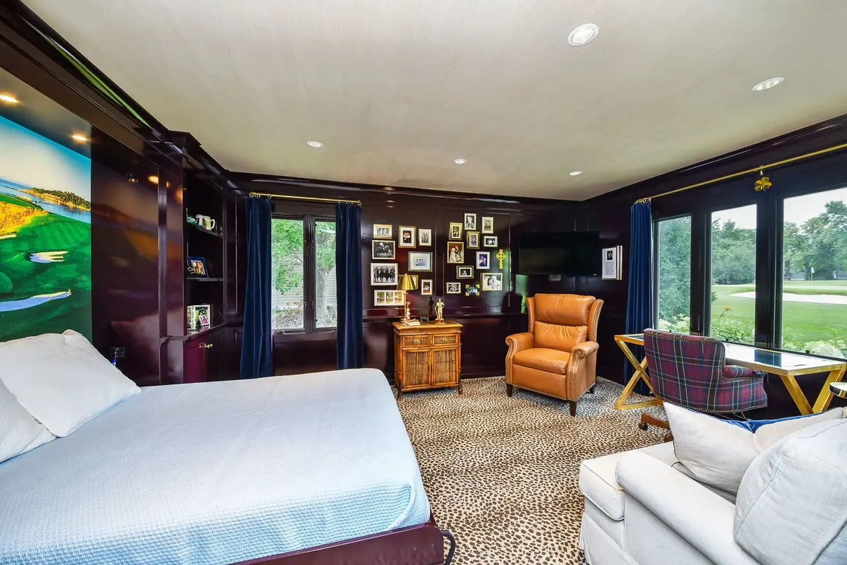 1010 Thunderbird Lane