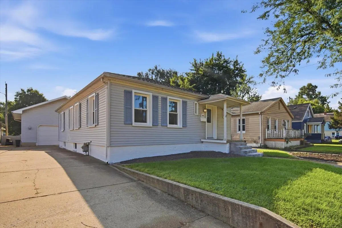 1005 N Western Avenue