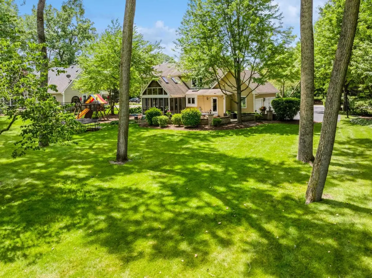 2104 Kenton Lane