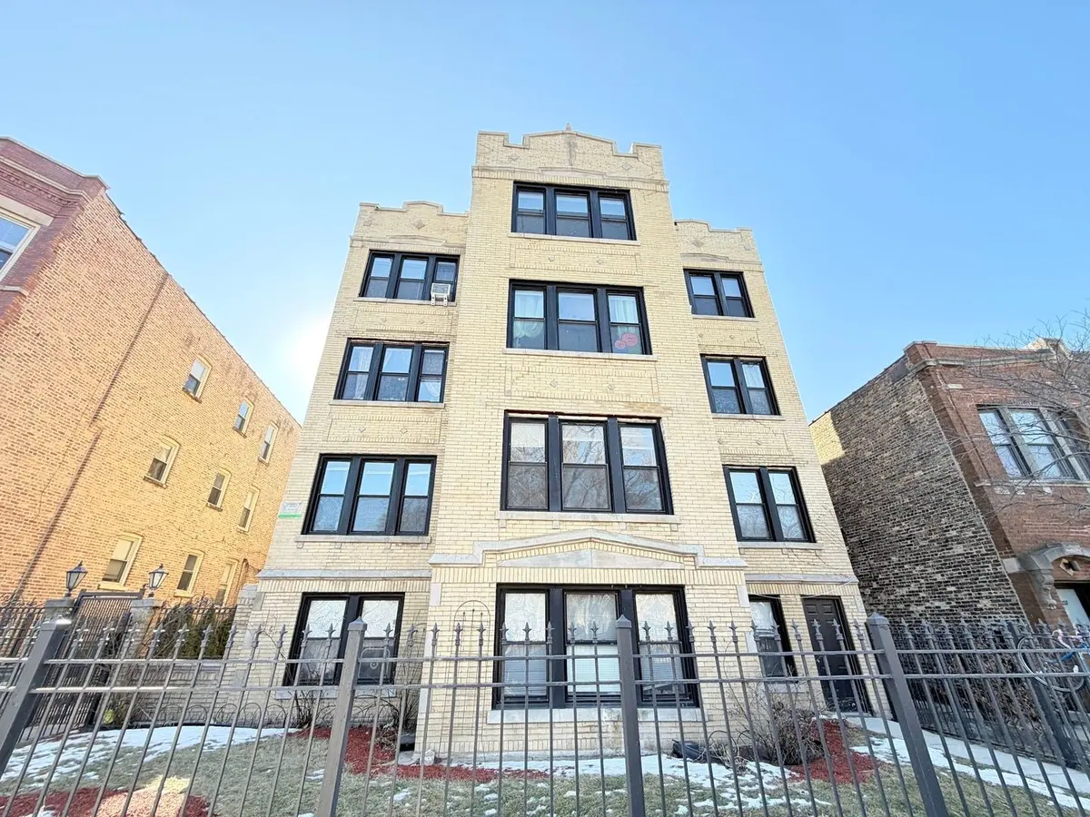 3153 W Augusta Boulevard