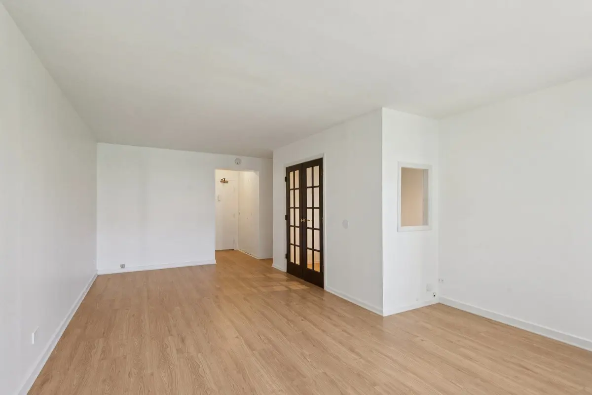 253 E DELAWARE Place